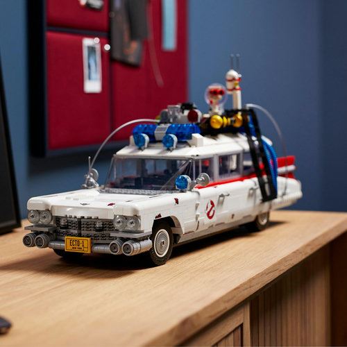 LEGO Creator Expert 10274 - Ghostbusters Ecto-1 Hot on Sale